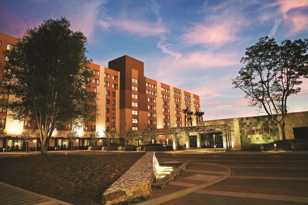 Los Angeles Marriott Burbank Airport Exteriör bild
