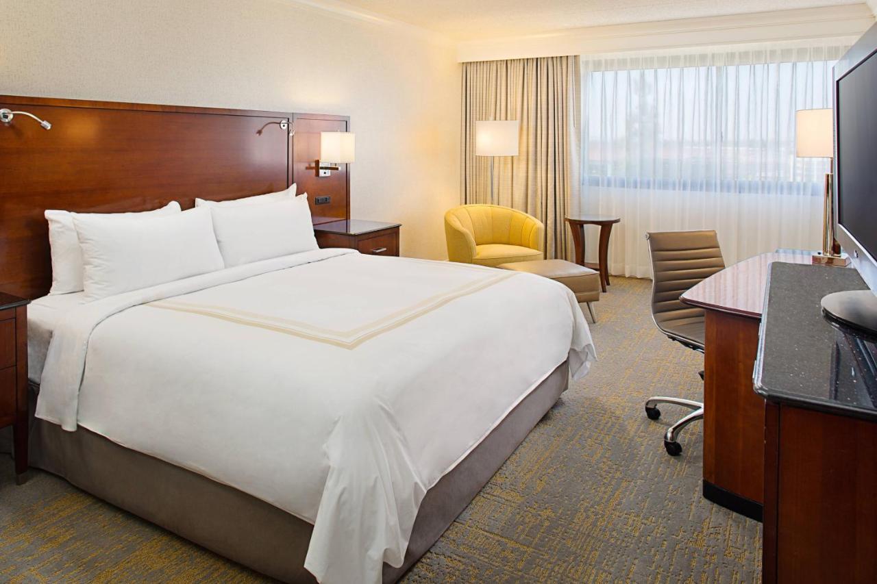 Los Angeles Marriott Burbank Airport Exteriör bild