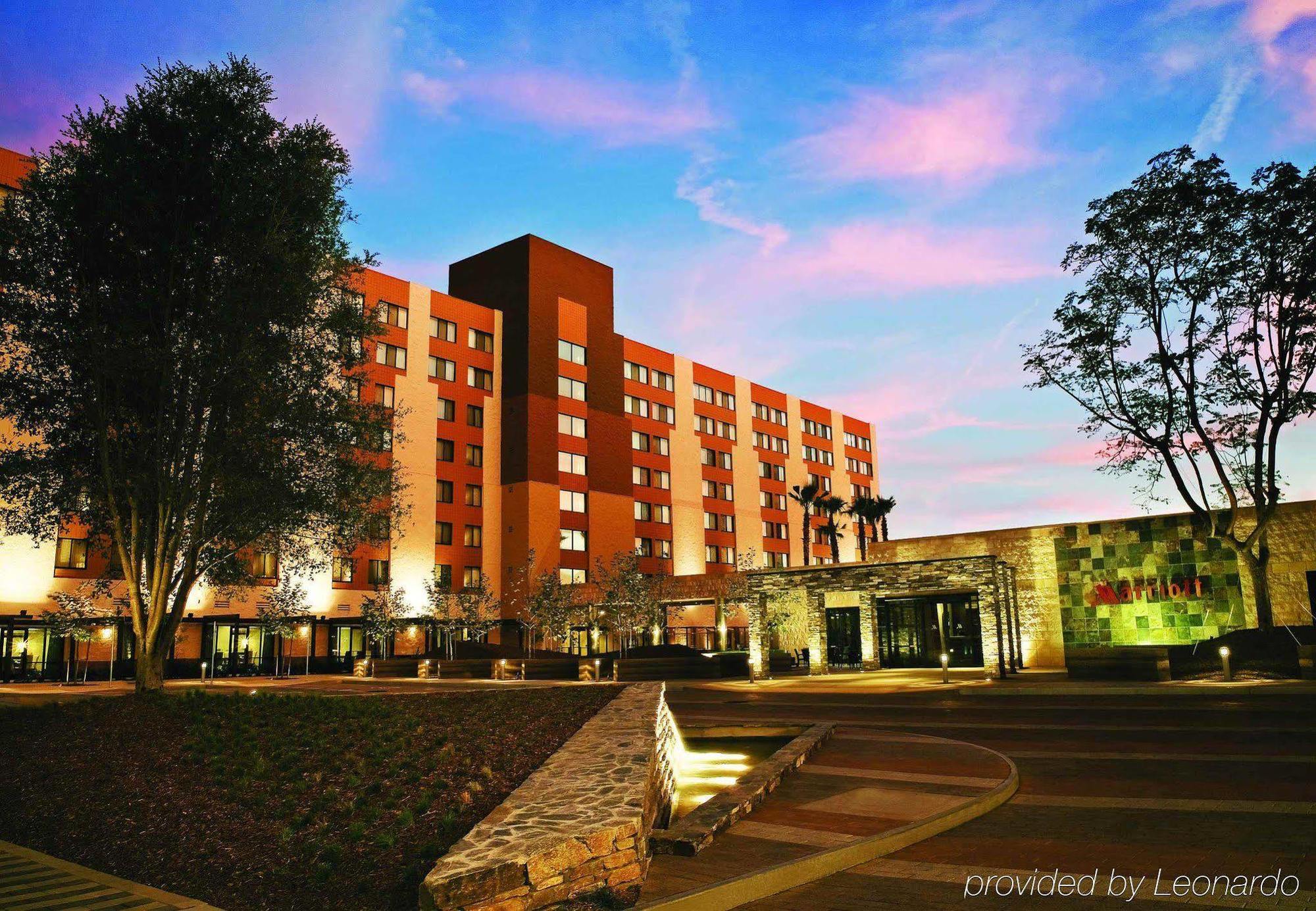 Los Angeles Marriott Burbank Airport Exteriör bild
